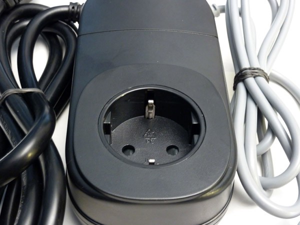 Energy Saver Energiespar Gerät Vorschaltgerät TV DVD Verstärker Amp Monitor Standby-Safe Antispy ES1 Energy Saver Energiespar Gerät Vorschaltgerät TV DVD Verstärker Amp Monitor Standby-Safe Antispy ES1